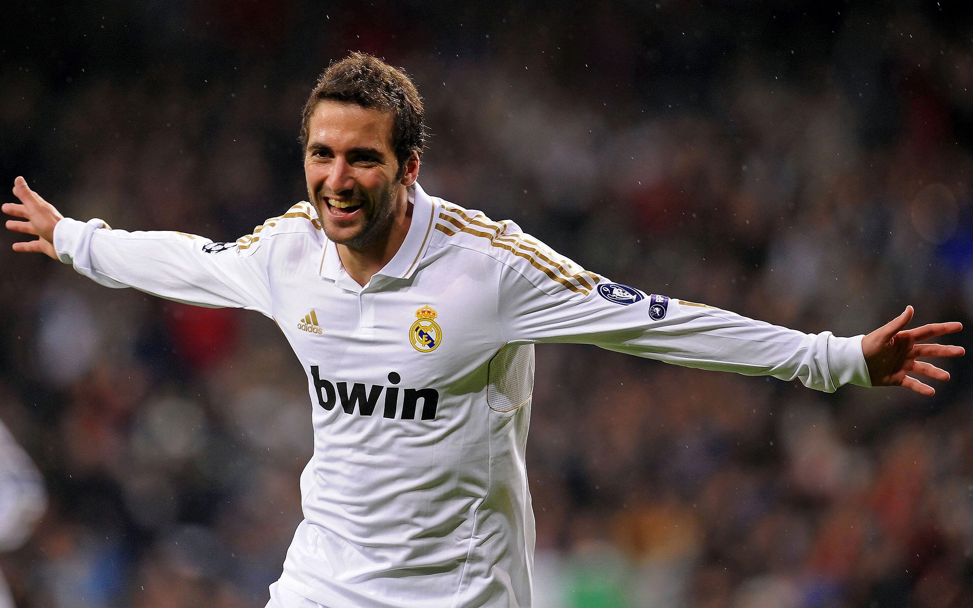 “德甲豪门鏖战到底，冠军悬念今日揭晓”，德甲巨星